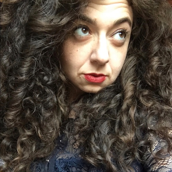 Meet your Posher, Anna - Picture 3 of 3